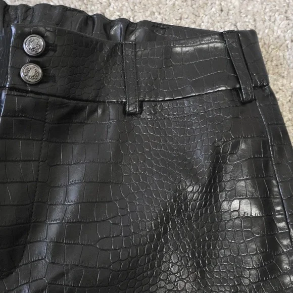 Chico's Faux Leather Croc Embossed Wide Leg Pants Size 0 (Chico's Size 4) Black - Picture 6 of 12